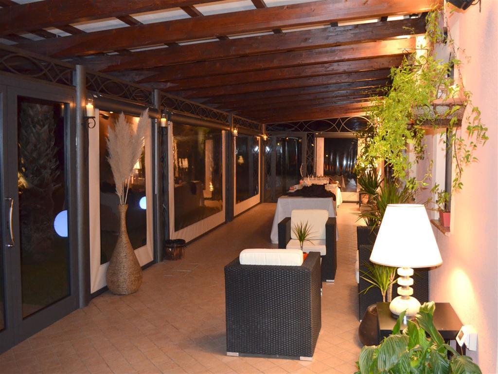 Queen Hotel سان جيوفانّي تْيَتينو المظهر الخارجي الصورة